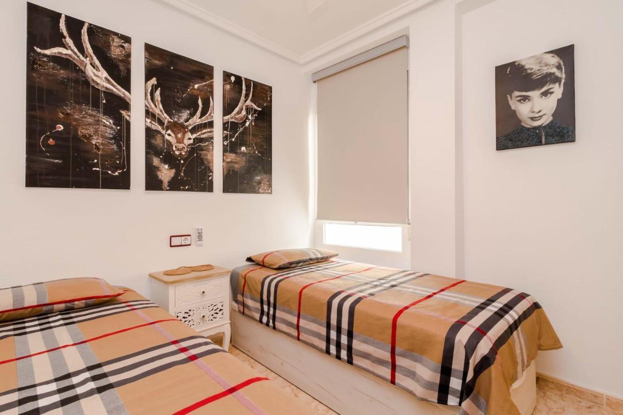 Appartement Residenz Habaneras à Torrevieja Extérieur photo
