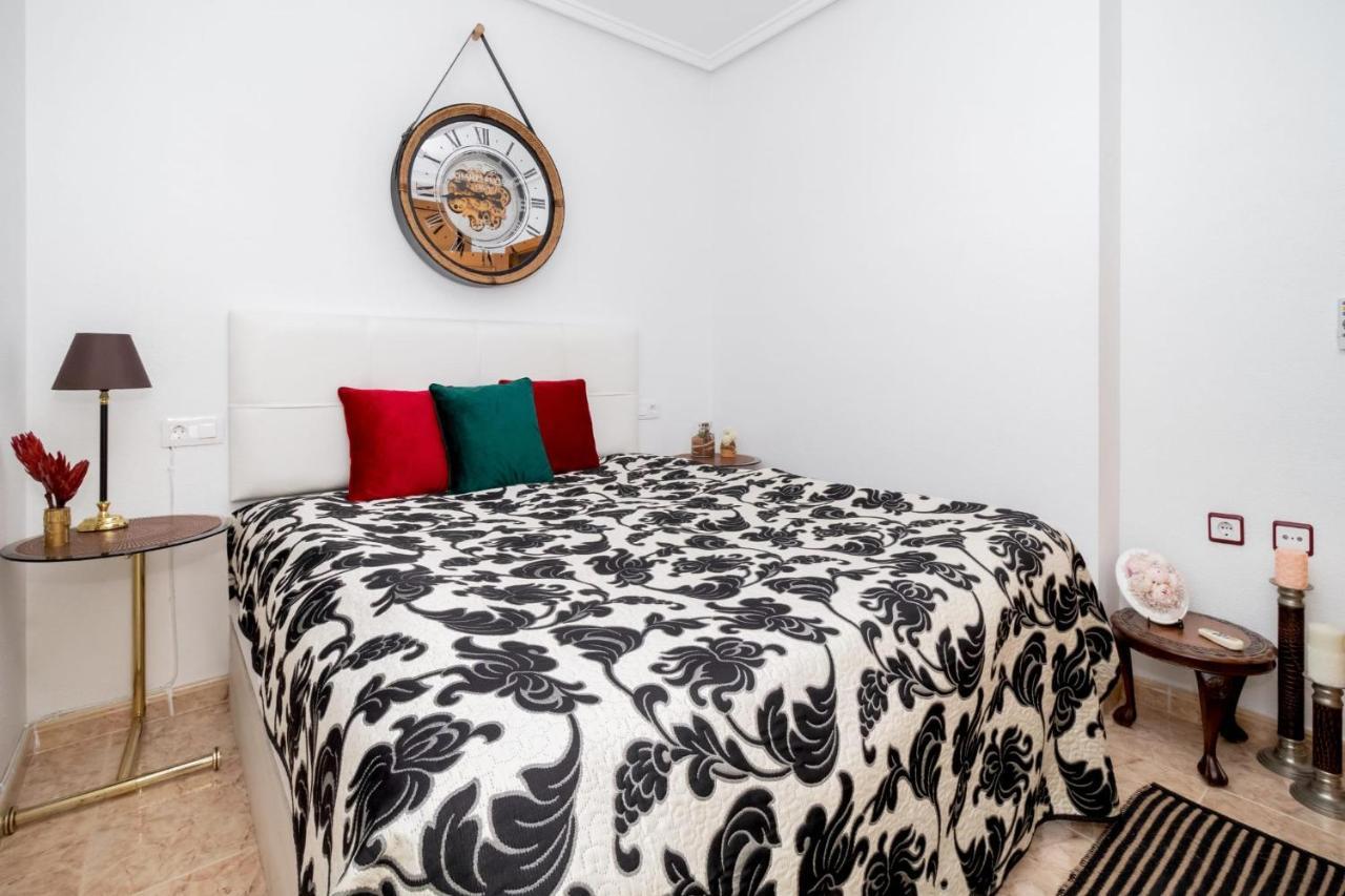 Appartement Residenz Habaneras à Torrevieja Extérieur photo