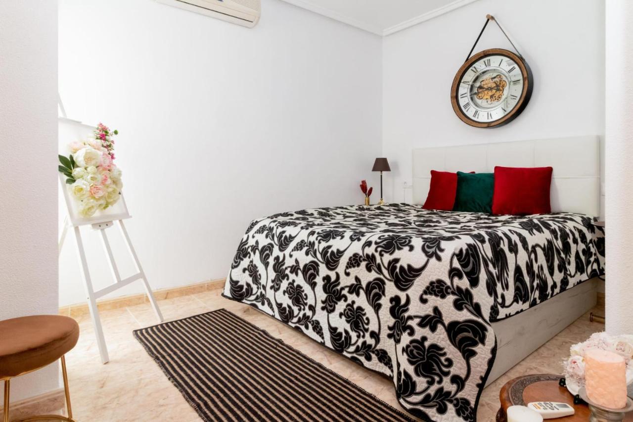 Appartement Residenz Habaneras à Torrevieja Extérieur photo